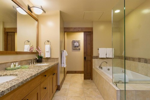2 Bedrooms w/ Large Loft + 2.5 Baths - Sleeps 8. Free Grocery Delivery! - image 32