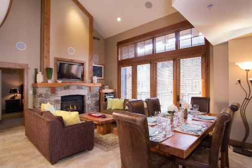 2 Bedrooms w/ Large Loft + 2.5 Baths - Sleeps 8. Free Grocery Delivery! - image 33
