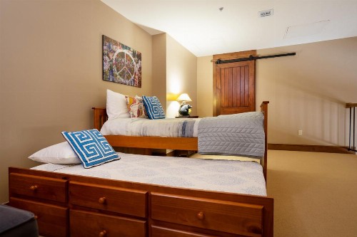 2 Bedrooms w/ Large Loft + 2.5 Baths - Sleeps 8. Free Grocery Delivery! - image 35