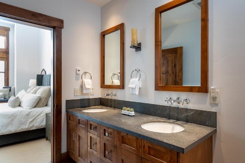 Luxury 4BD True Ski-In/Ski-Out Mid-Mountain Residence - Trailside Northstar - image 28