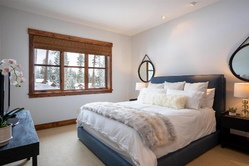 Luxury 4BD True Ski-In/Ski-Out Mid-Mountain Residence - Trailside Northstar - image 33