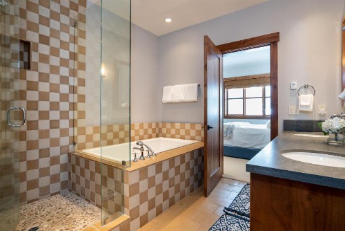 Luxury 4BD True Ski-In/Ski-Out Mid-Mountain Residence - Trailside Northstar - image 34