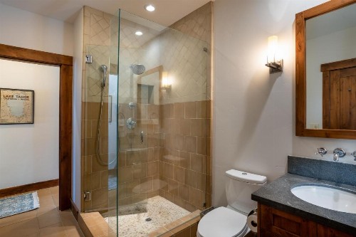 Luxury 4BD True Ski-In/Ski-Out Mid-Mountain Residence - Trailside Northstar - image 37