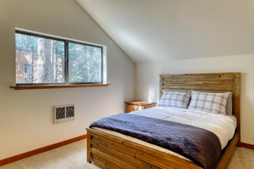 Cozy Davos Cabin - image 11