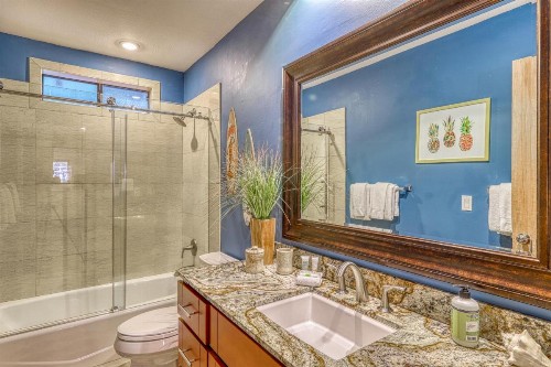 Tasteful Truckee Cabin - image 10