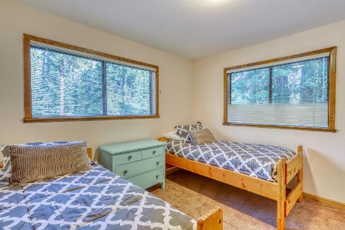 Tasteful Truckee Cabin - image 7