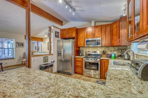 Tasteful Truckee Cabin - image 8