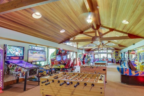 Sophisticated Northstar Mountain Retreat - image 6