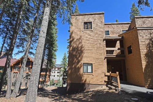 Golden Ski Getaway - image 11