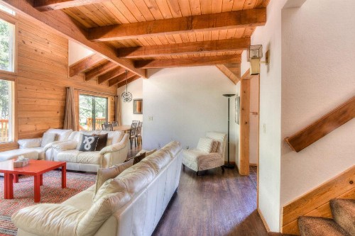 Northwoods Hangout - image 9