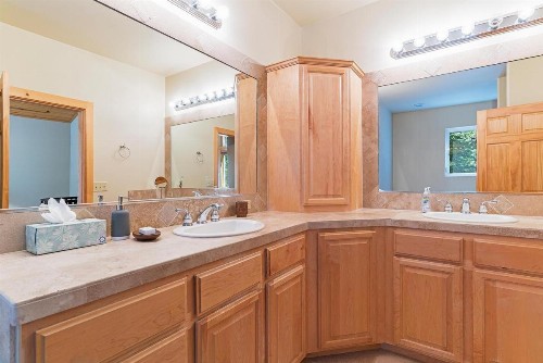 Cedar Chateau - image 3