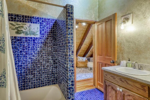 Muhlebach Mountain Hideaway - image 11
