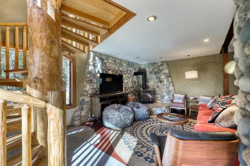 Muhlebach Mountain Hideaway - image 6