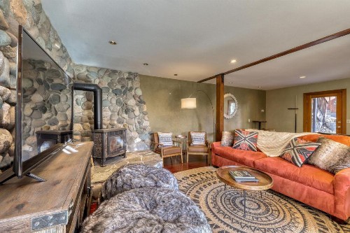 Muhlebach Mountain Hideaway - image 8
