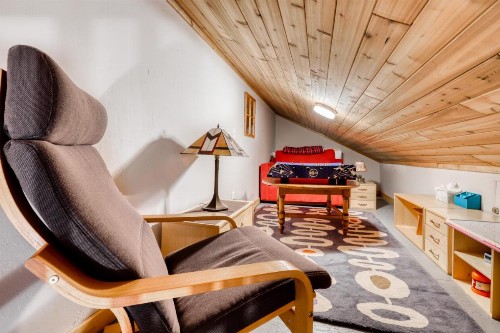 Classy and Tidy Truckee Getaway - image 3