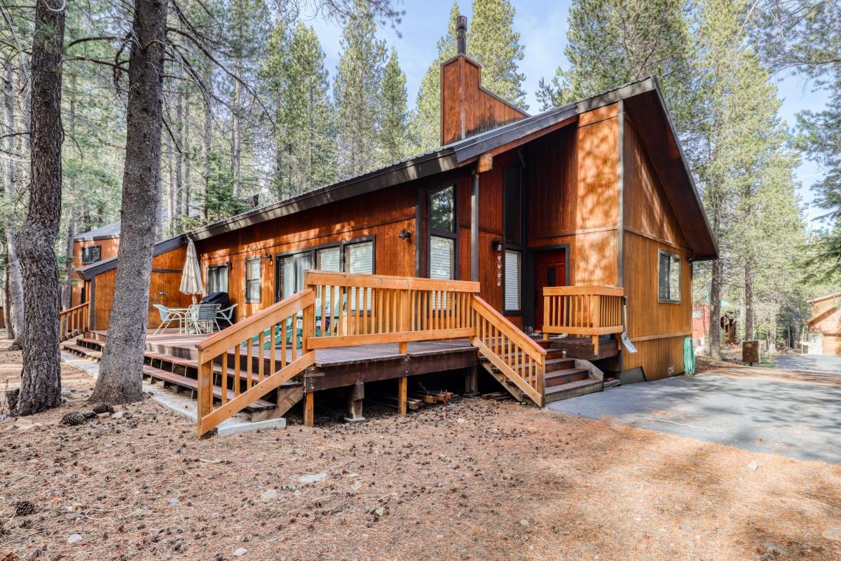 Classy and Tidy Truckee Getaway - image 6