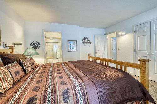 Spike's Place - image 5