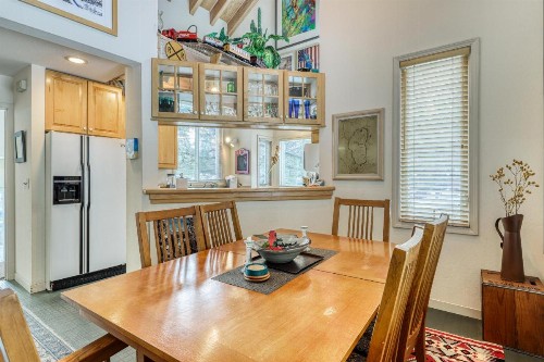 Spike's Place - image 9