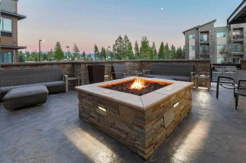 SpringHill Suites by Marriott Truckee - image 17