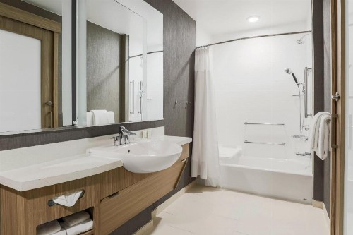 SpringHill Suites by Marriott Truckee - image 6