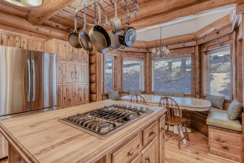 Log Cabin Estate - Falcon Ridge - image 9
