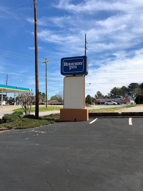 Econo Lodge Stone Mountain - image 6