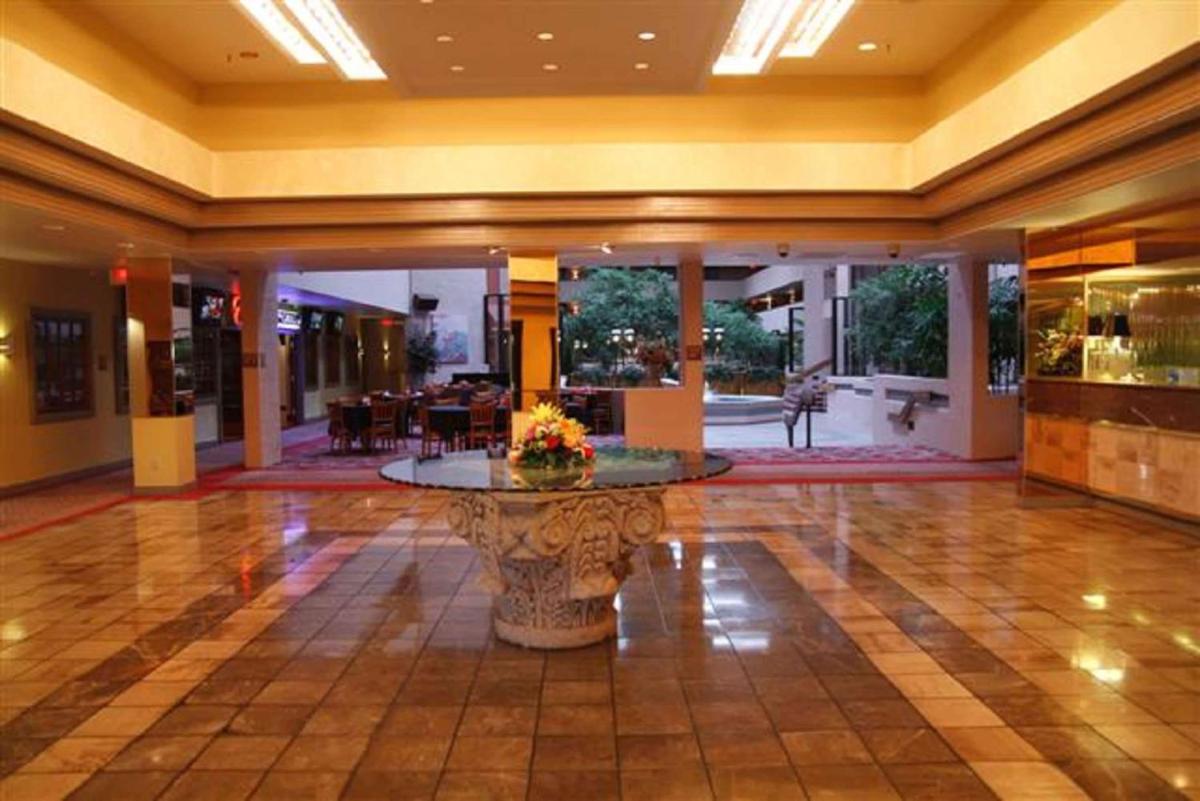Ramada by Wyndham Viscount Suites Tucson East - image 3