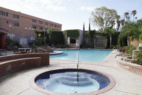 Ramada by Wyndham Viscount Suites Tucson East - image 7