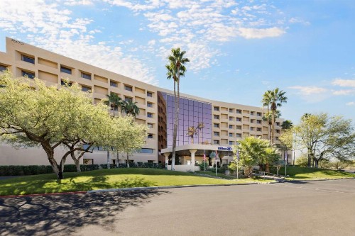 Hilton Tucson East - image 1
