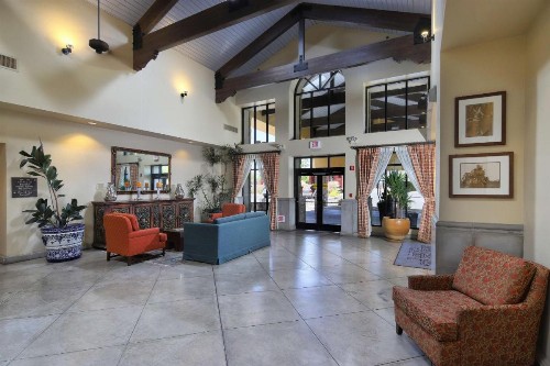 Hampton Inn & Suites Tucson Mall - image 11
