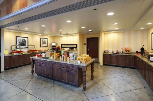 Hampton Inn & Suites Tucson Mall - image 16