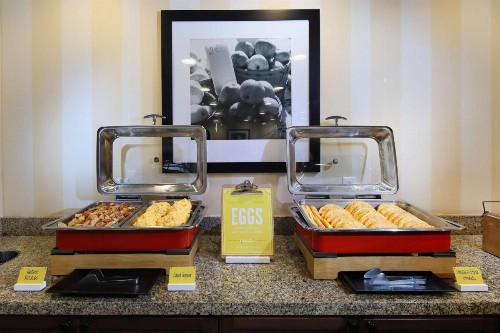 Hampton Inn & Suites Tucson Mall - image 3