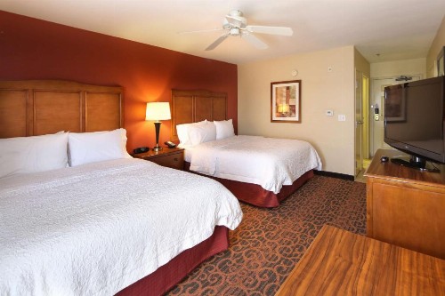 Hampton Inn & Suites Tucson Mall - image 30