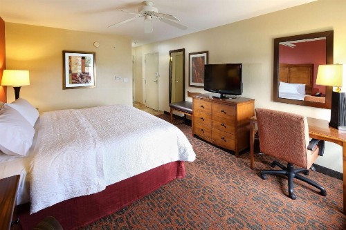 Hampton Inn & Suites Tucson Mall - image 32