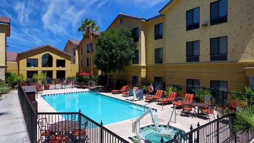 Hampton Inn & Suites Tucson Mall - image 35