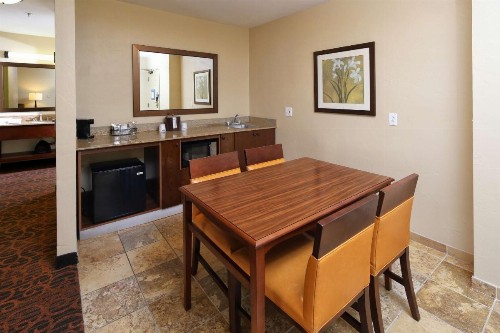 Hampton Inn & Suites Tucson Mall - image 38