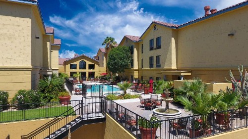 Hampton Inn & Suites Tucson Mall - image 42