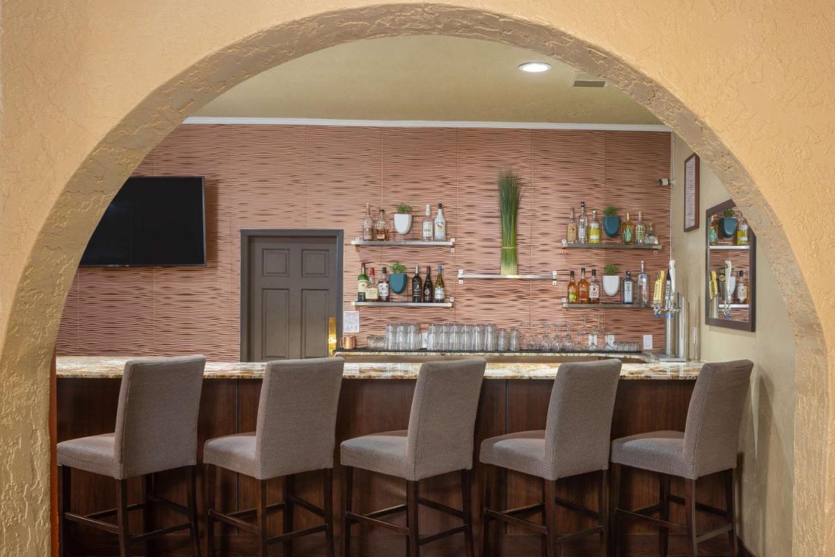 DoubleTree Suites by Hilton Tucson-Williams Center - image 7