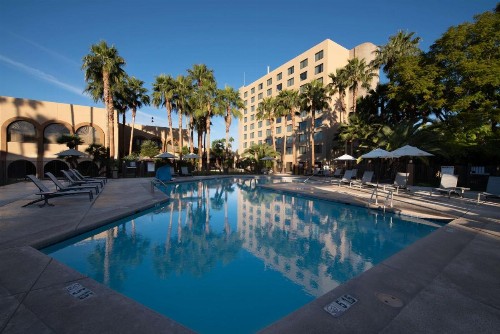 DoubleTree by Hilton Tucson-Reid Park - image 1