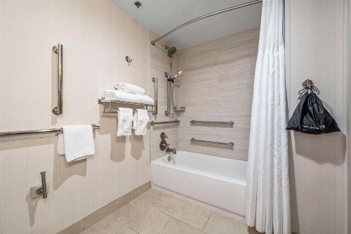DoubleTree by Hilton Tucson-Reid Park - image 13