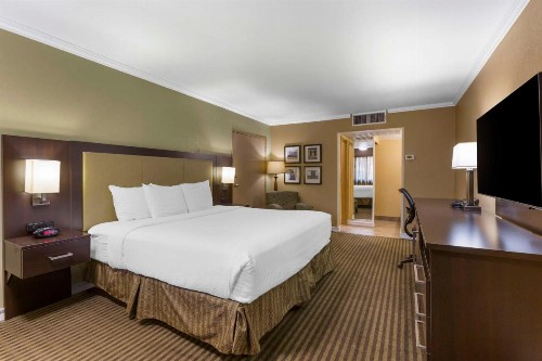 Best Western Royal Sun Inn & Suites - image 16