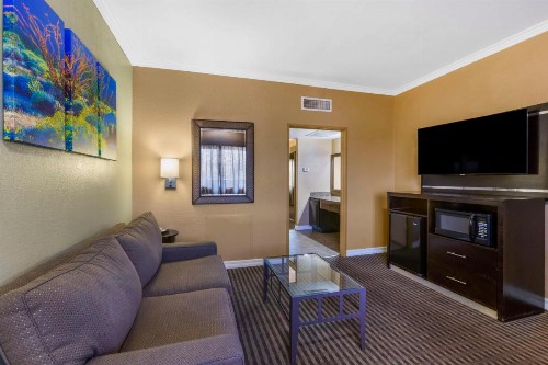 Best Western Royal Sun Inn & Suites - image 20