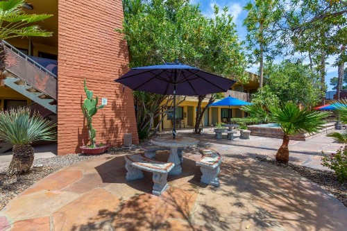 Best Western Royal Sun Inn & Suites - image 31