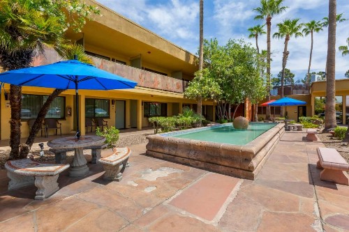 Best Western Royal Sun Inn & Suites - image 7