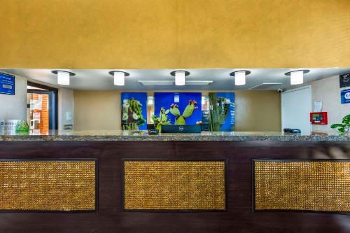 Best Western Royal Sun Inn & Suites - image 9