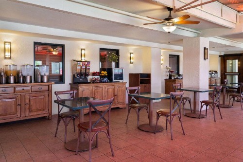 Ramada by Wyndham Tucson - image 15