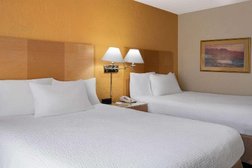 Ramada by Wyndham Tucson - image 18