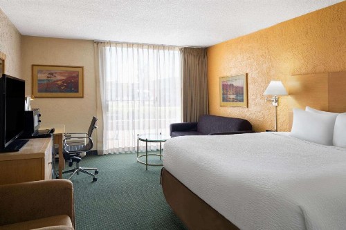 Ramada by Wyndham Tucson - image 21