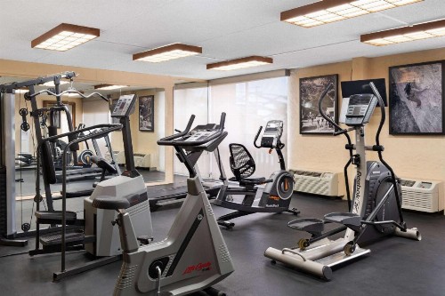 Ramada by Wyndham Tucson - image 35