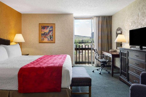 Ramada by Wyndham Tucson - image 42